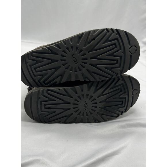 UGG NEUMEL CHARCOAL Grey Women’s Suede Low Chukka Boots Laces Size 6 - Picture 8 of 10